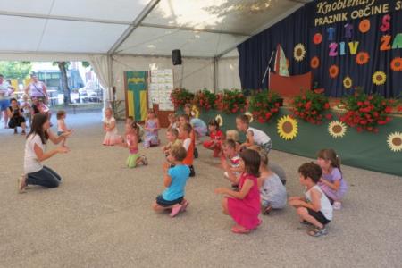 KNOBLEHARJEVO 2012- Otroški živ žav 20